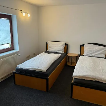 Mit 3 Schlafzimmern, 2 Badezimmern Und Kueche Apartament Wendeburg