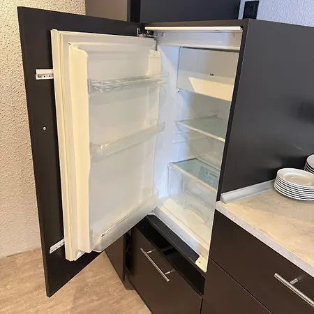 Appartamento Mit 3 Schlafzimmern, 2 Badezimmern Und Kueche *