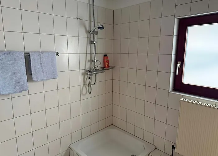 Mit 3 Schlafzimmern, 2 Badezimmern Und Kueche Apartament Wendeburg