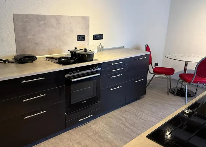 Mit 3 Schlafzimmern, 2 Badezimmern Und Kueche Apartament